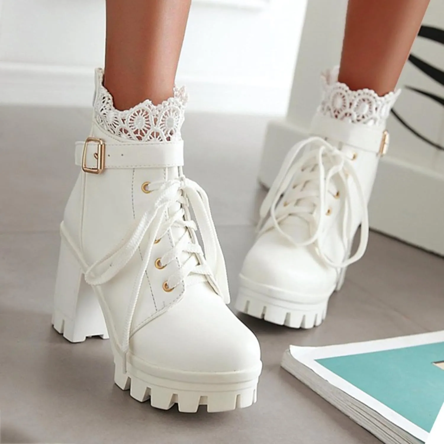 Boots for Women Lug Sole Combat Ankle Bootie Lace up Low Chunky Block Boots Fashion Causal Shoes Wide Calf Comfortable