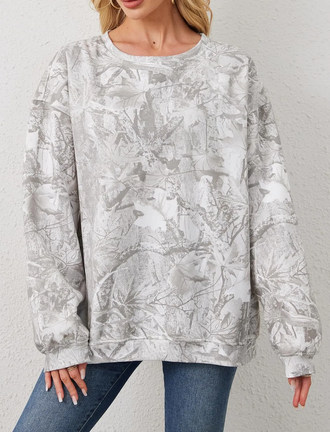 Camo Sweatshirt for Women Mens Oversized Fleece Camouflage Maple Leaf Crewnecks Pullover Tops Hunting Hoodies