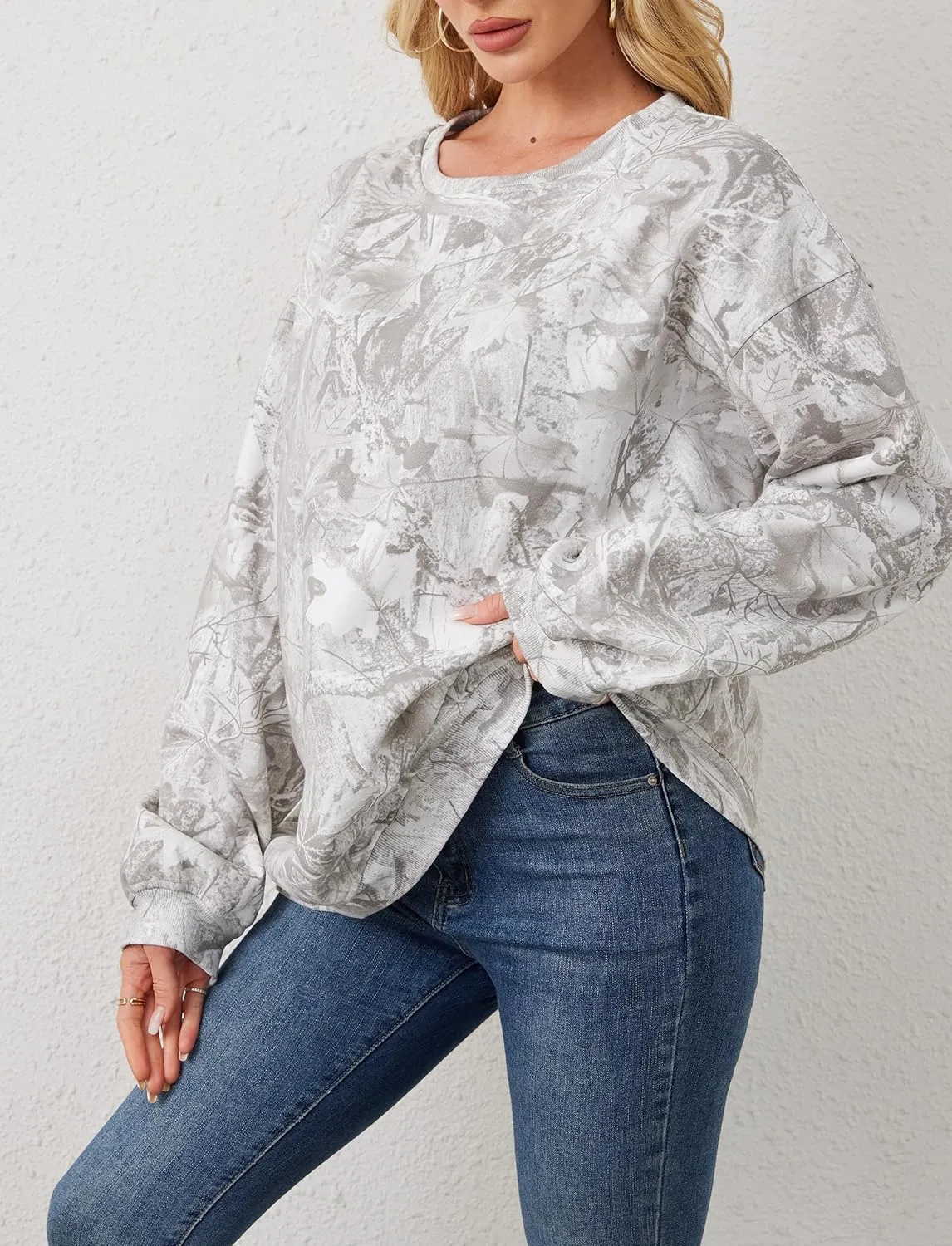 Camo Sweatshirt for Women Mens Oversized Fleece Camouflage Maple Leaf Crewnecks Pullover Tops Hunting Hoodies