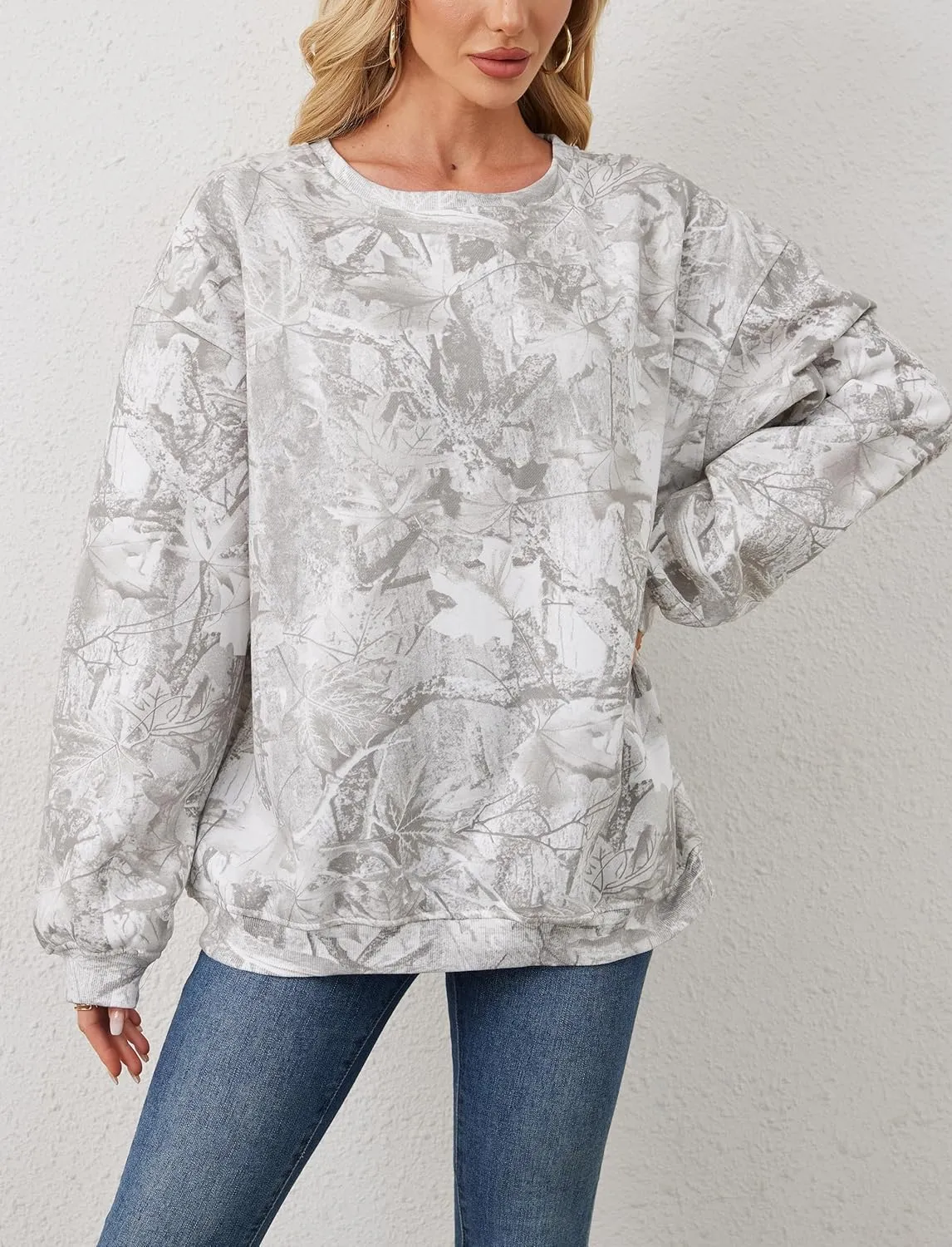 Camo Sweatshirt for Women Mens Oversized Fleece Camouflage Maple Leaf Crewnecks Pullover Tops Hunting Hoodies