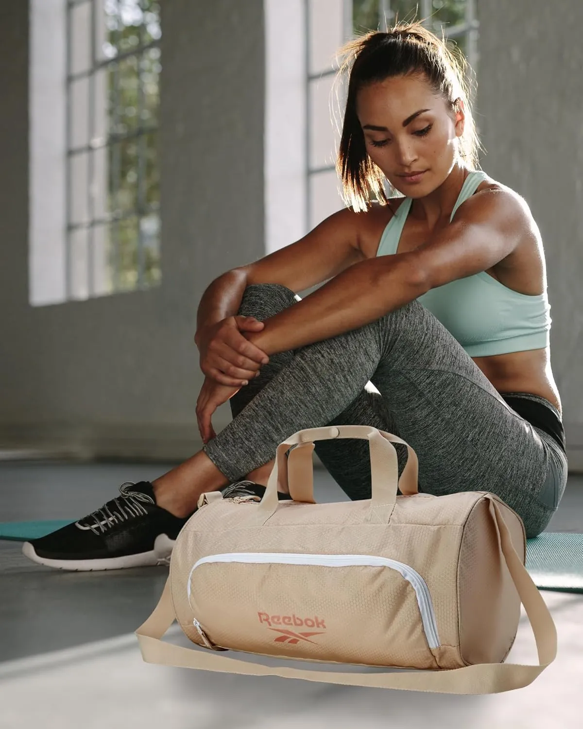 Reebok Duffle Bag - Unisex Lightweight Gym, Sports and Travel Mini Carry On Weekender Bags for Women and Men, Perth II Light Brown, One Size