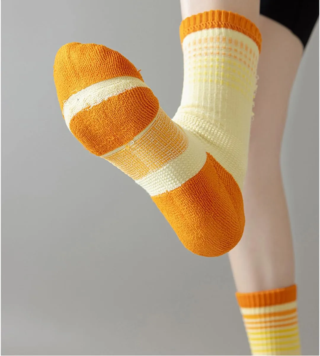 Women's Athletic Cushioned Crew Socks Ladies Sports Running Calf Socks Soft Cotton Striped Retro Socks for Girls